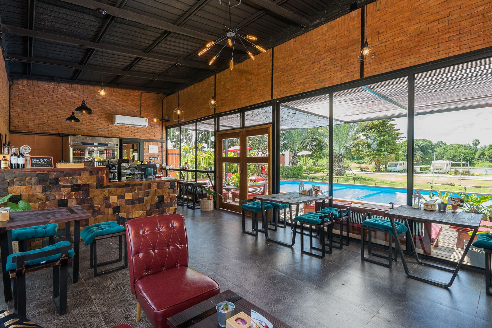 Restaurant & Cafe