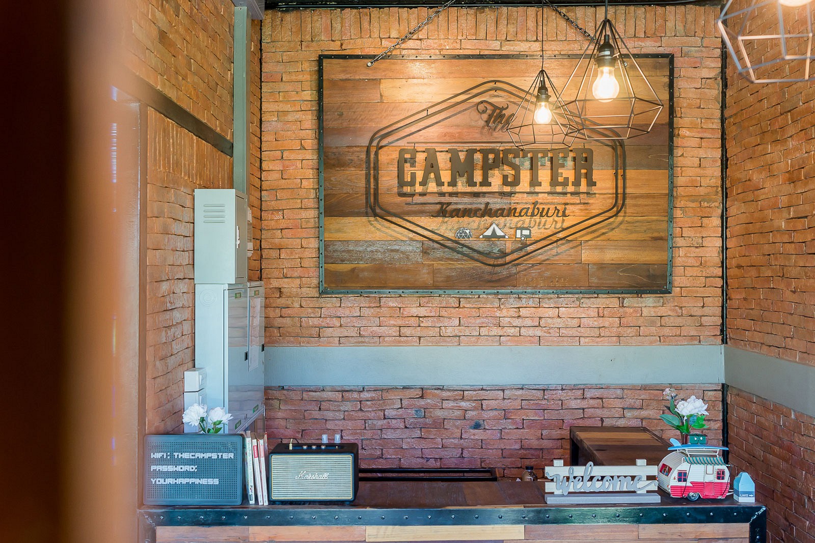 Restaurant & Cafe