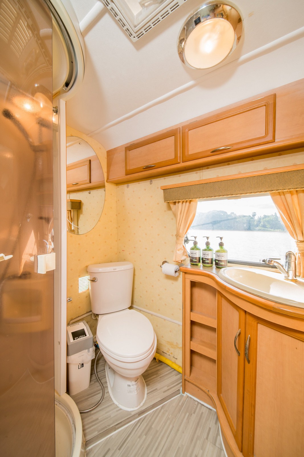 Campervan Riverfront for 2