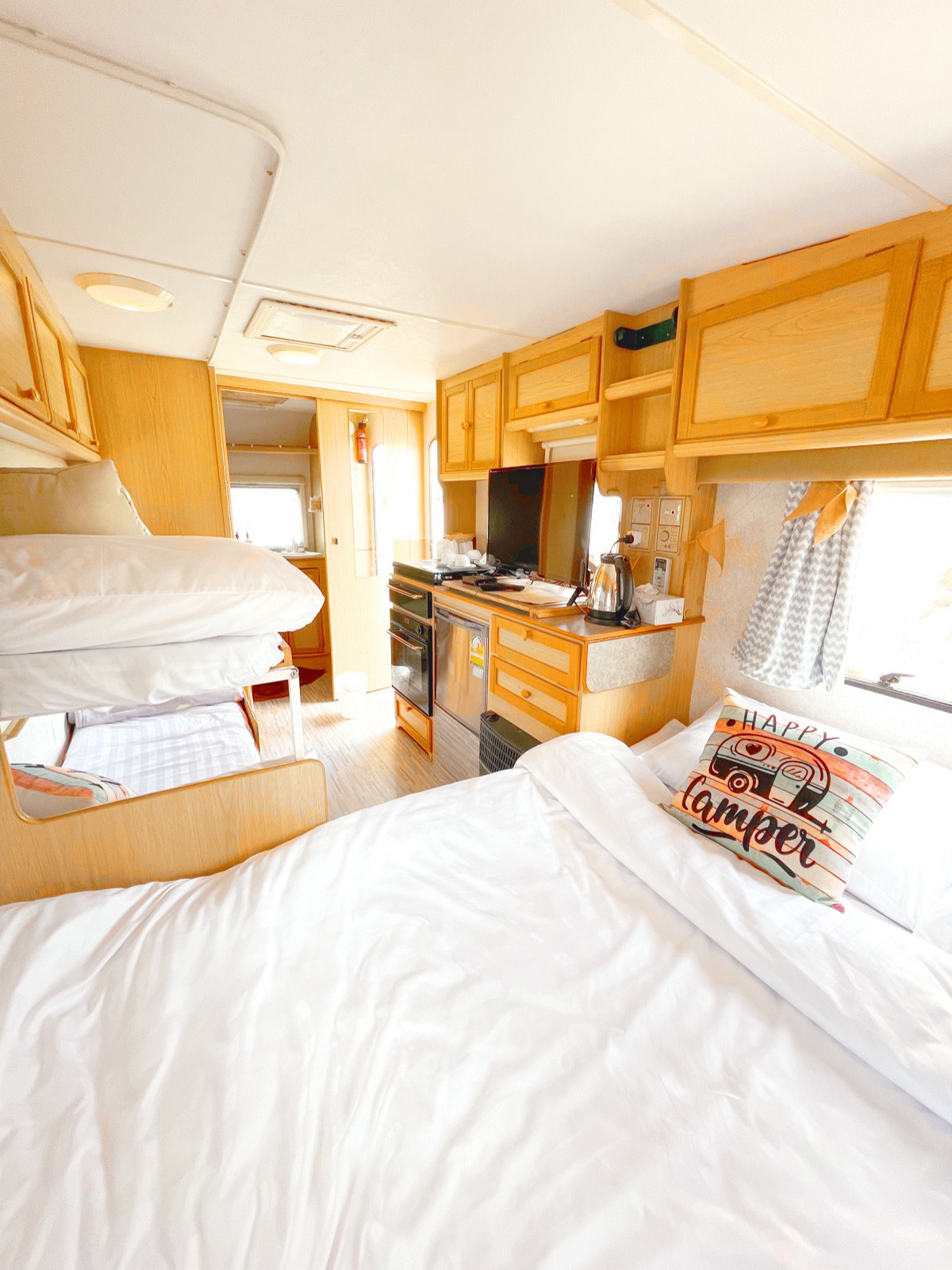 Campervan Riverfront for 4