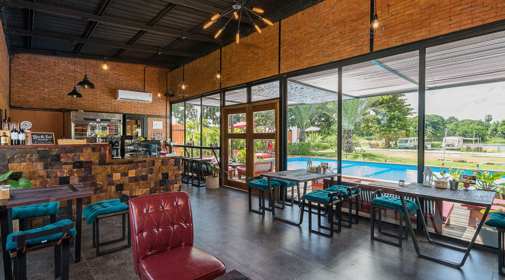 Restaurant & Cafe