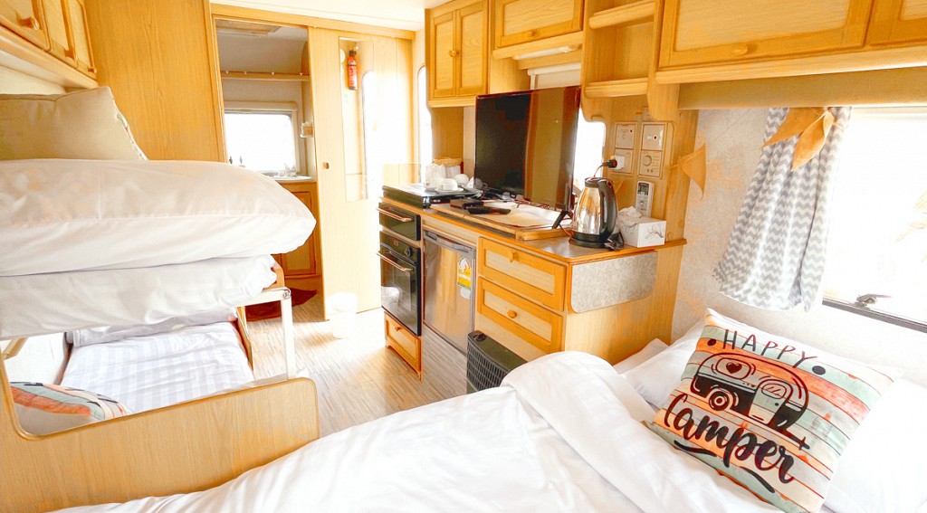 Campervan River View for 4