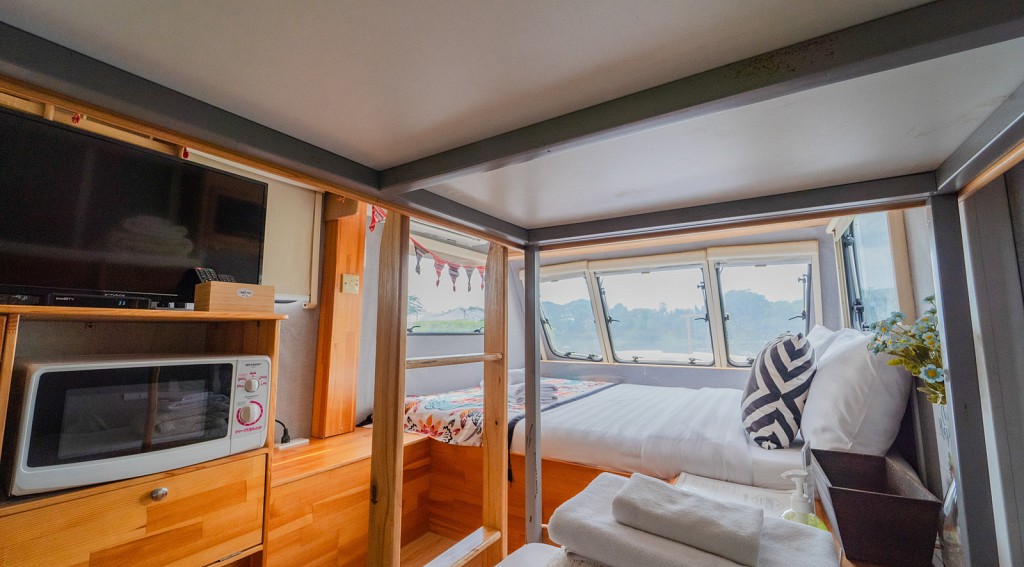 Campervan River View for 4