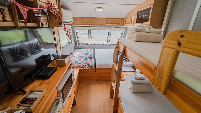 Campervan River View for 4