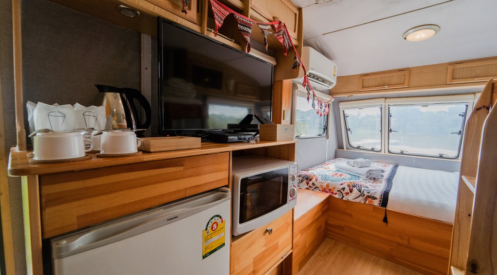 Campervan River View for 4