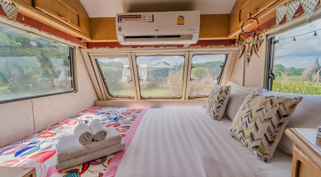 Campervan River View for 4