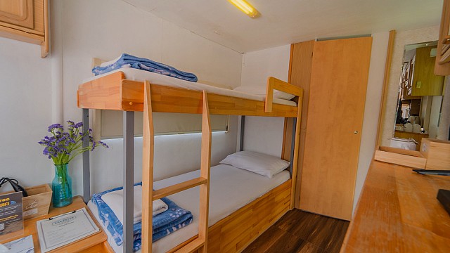 Campervan River View for 4