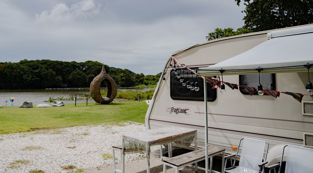 Campervan River View for 4