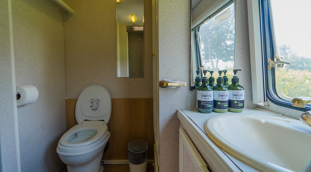 Campervan River View for 4
