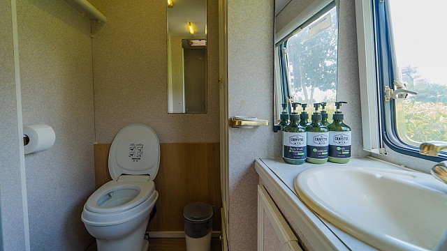 Campervan River View for 4