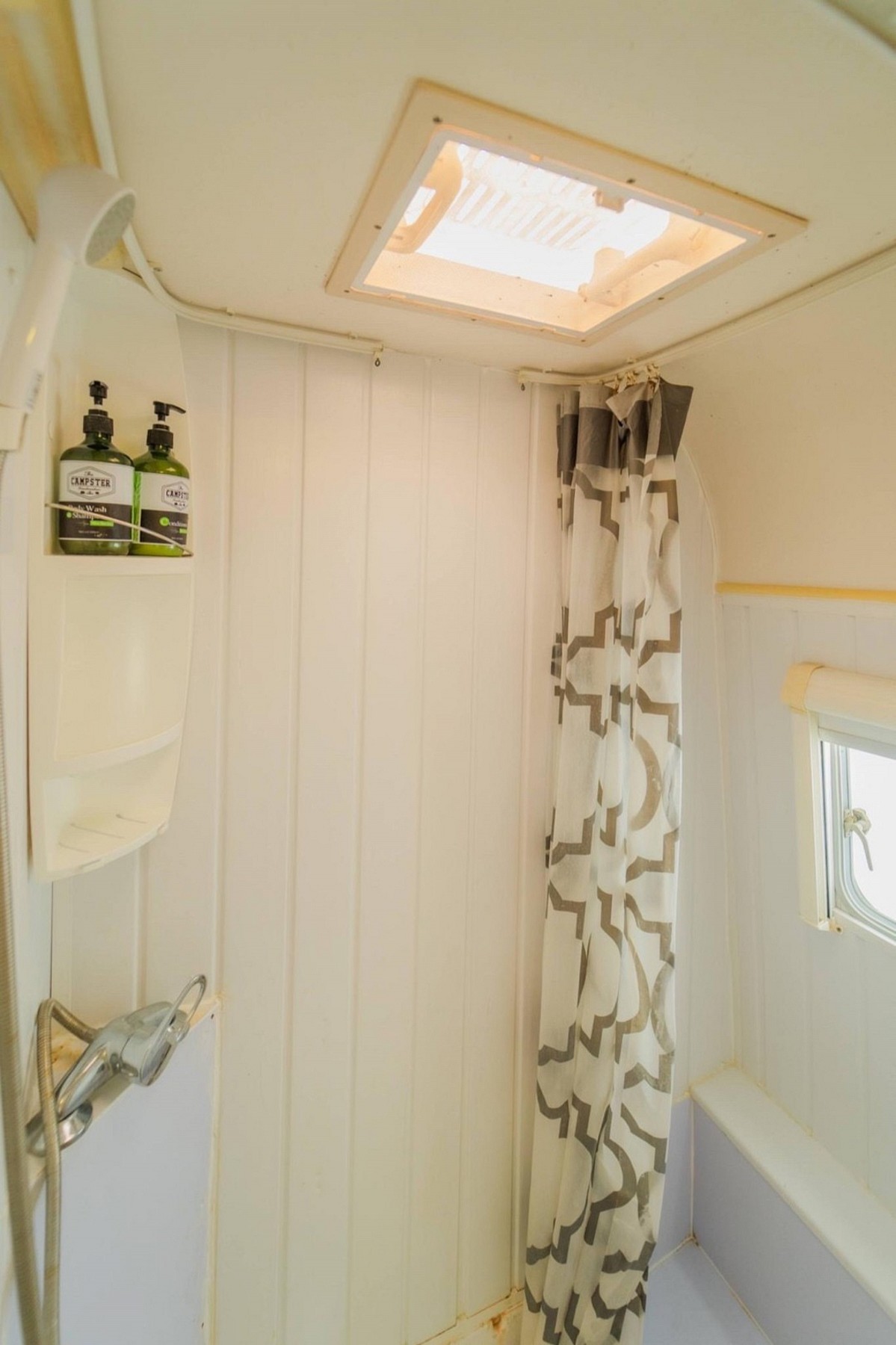 Campervan Riverfront for 2