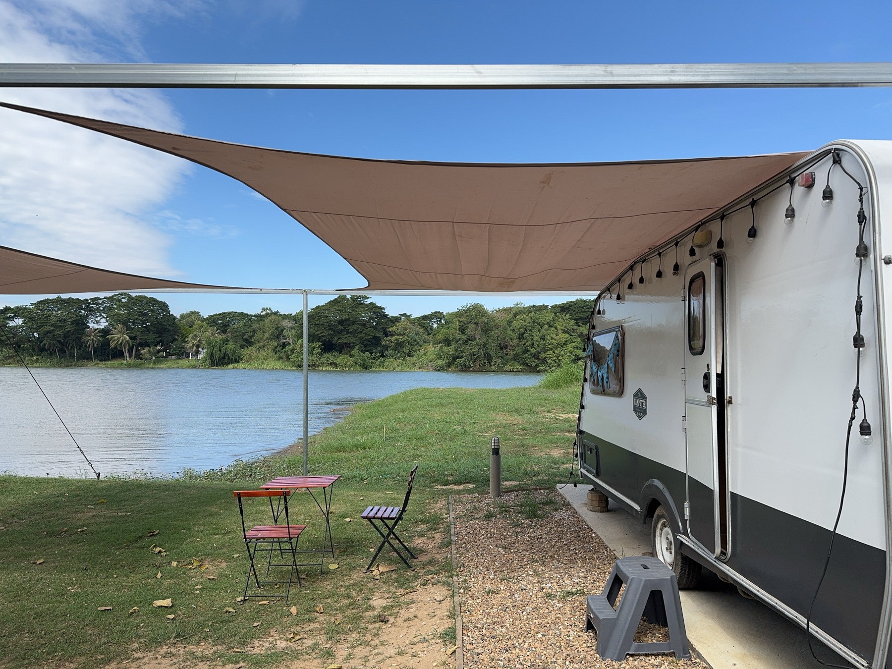 Campervan Riverfront for 2