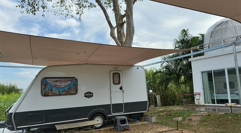 Campervan River View for 2
