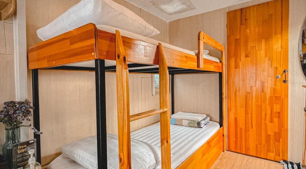 Campervan River View for 4
