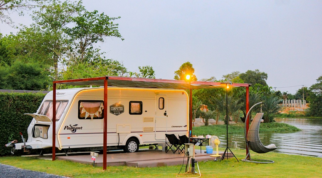 Campervan River View for 4