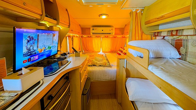 Campervan River View for 4
