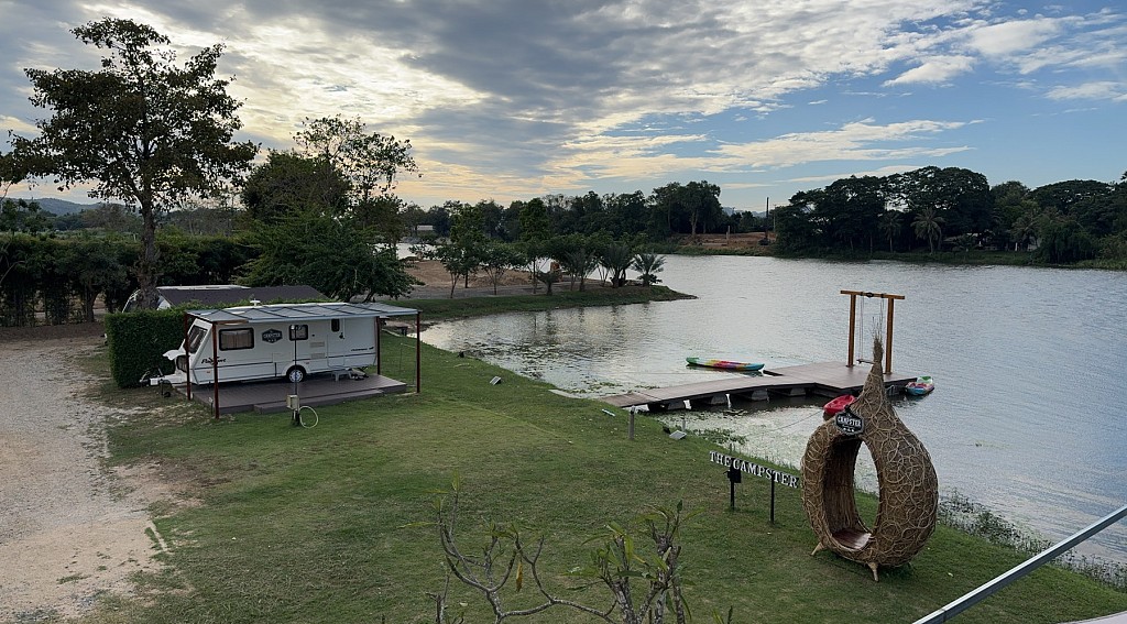 Campervan River View for 4