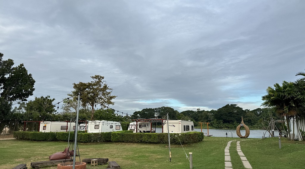 Campervan River View for 4