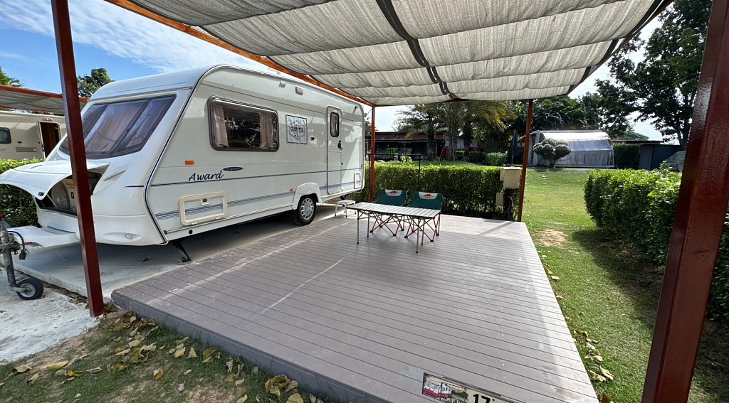 Campervan River View for 4