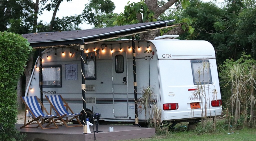 Campervan River View for 4