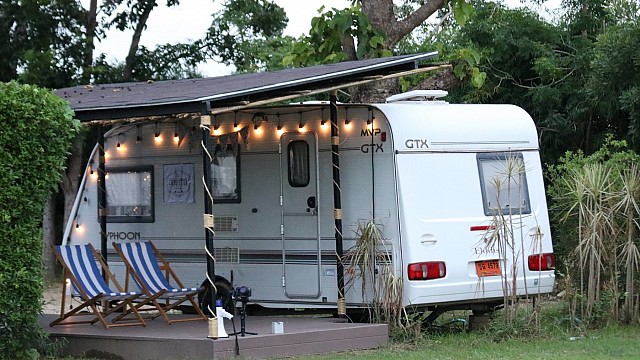 Campervan River View for 4