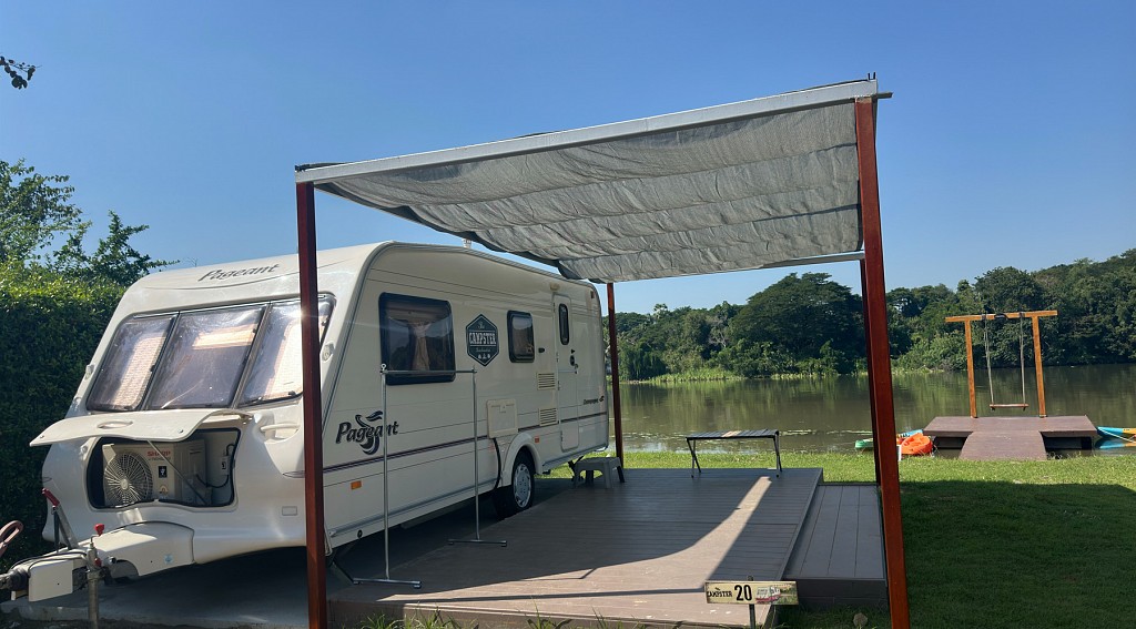 Campervan River View for 4
