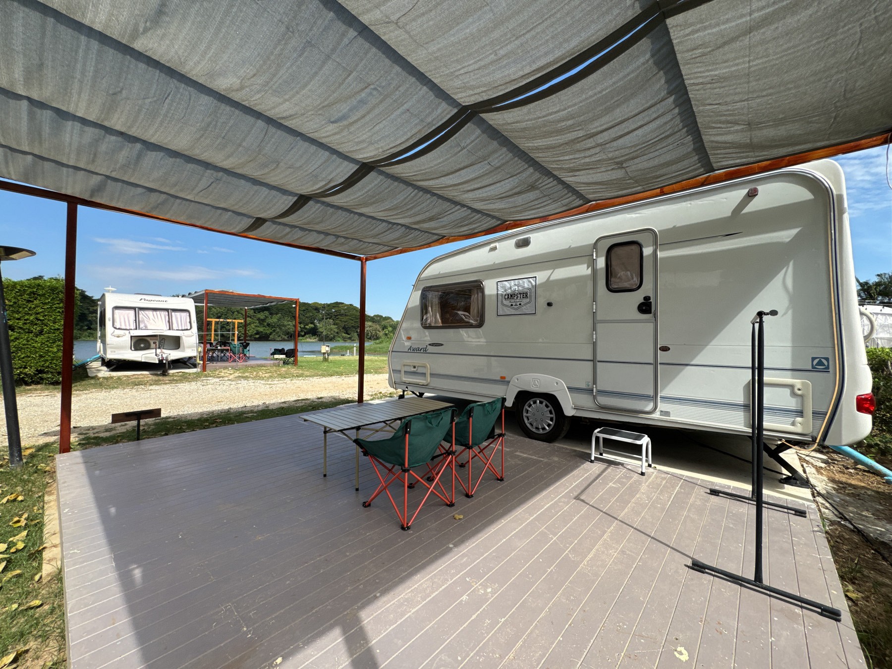 Campervan Riverfront for 4