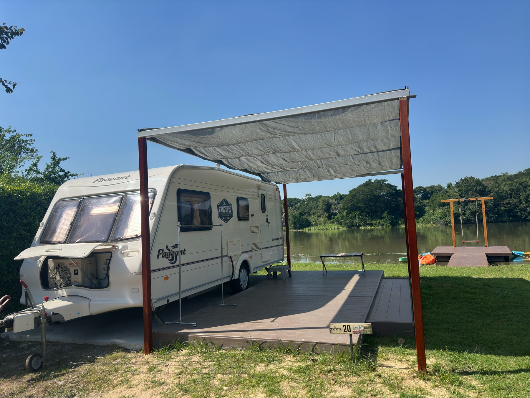 Campervan Riverfront for 4