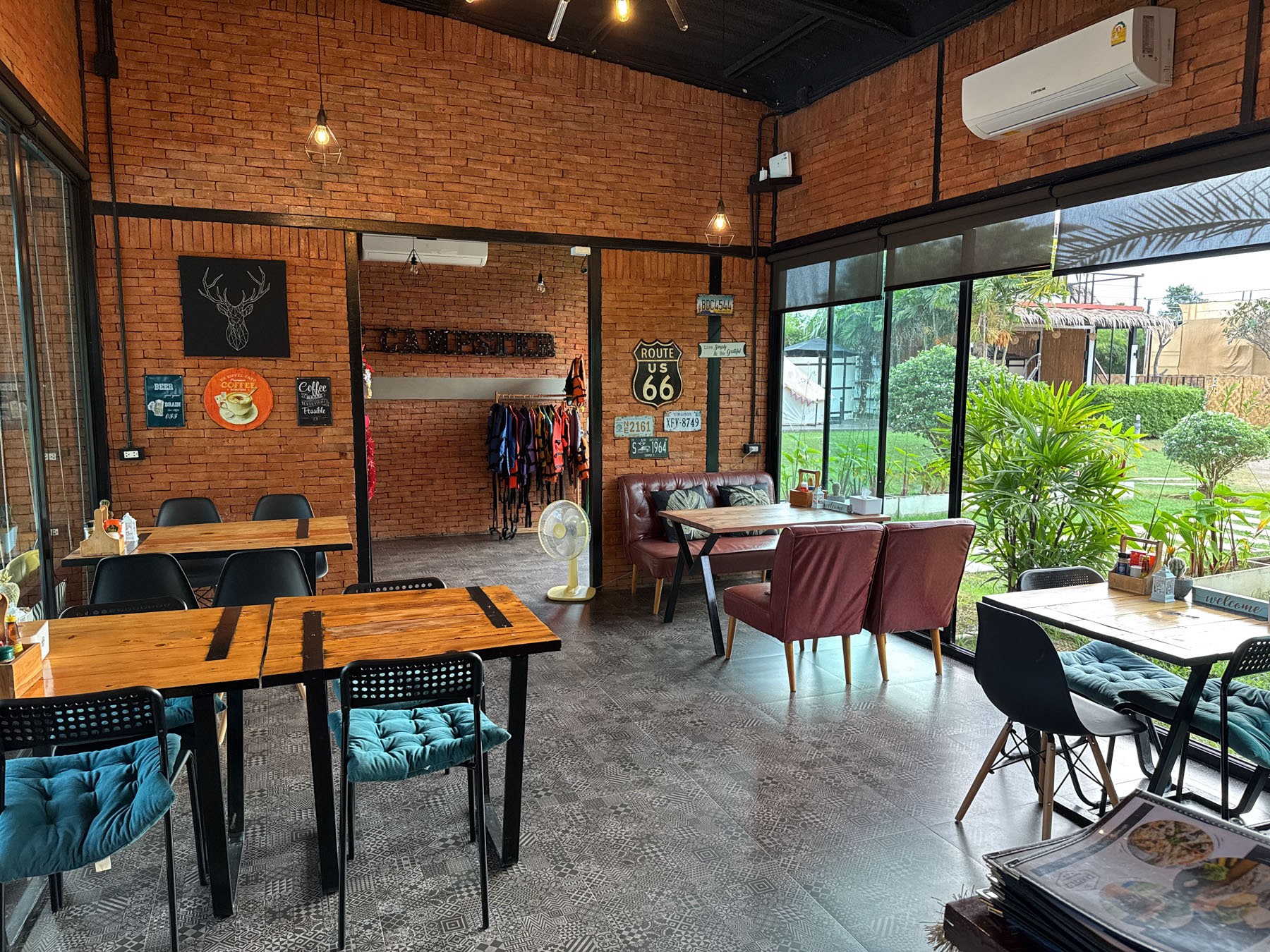 Restaurant & Cafe