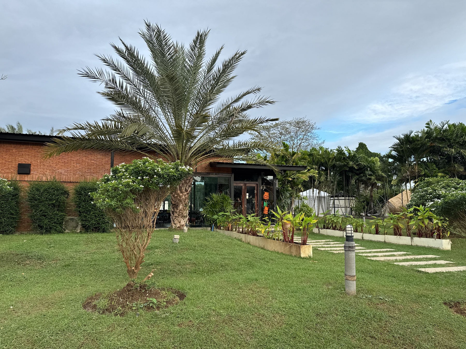 Restaurant & Cafe