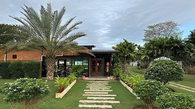Restaurant & Cafe